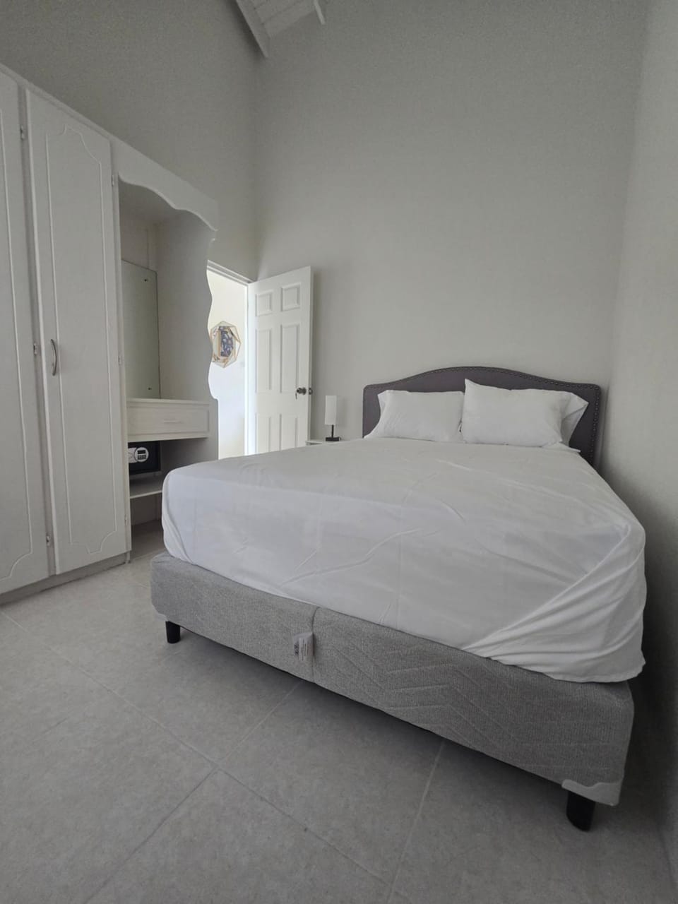 Bedroom, safe