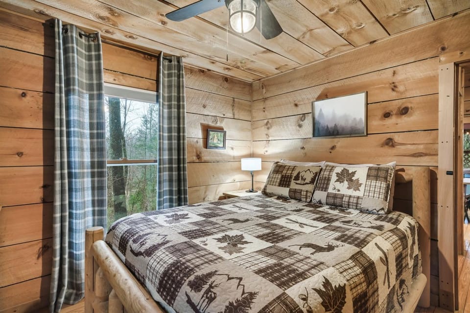 Bed, Bedroom