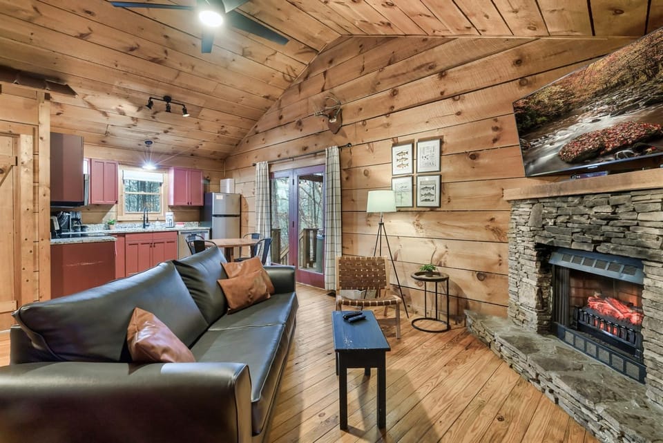 Kitchen or kitchenette, Living room