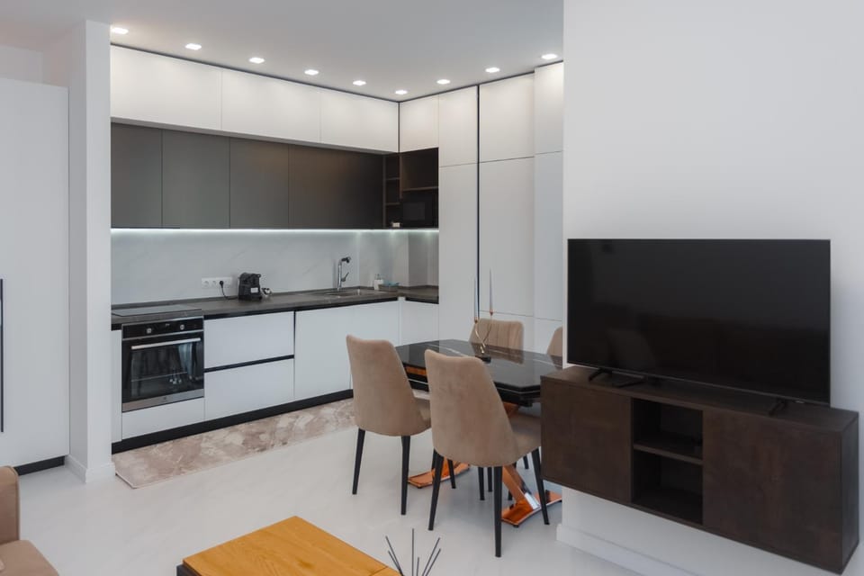 TV and multimedia, Kitchen or kitchenette, Living room, Dining area
