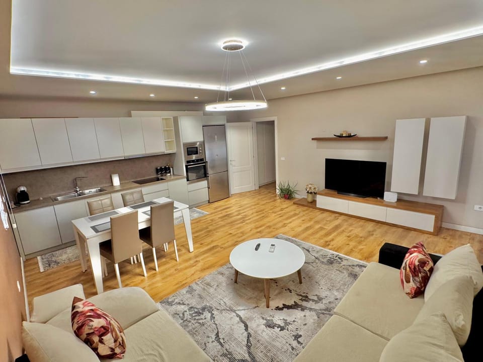 TV and multimedia, Kitchen or kitchenette, Living room, Seating area, Dining area, Evening entertainment