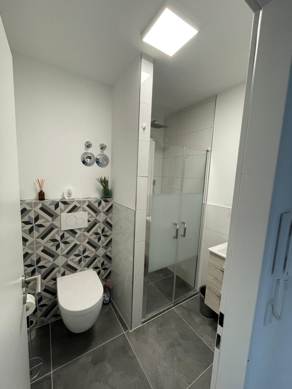 Shower, Toilet, Bathroom