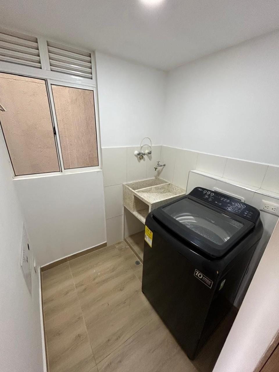 Modern apart with pool, 2bedrooms, AC and security Apartment in Cali