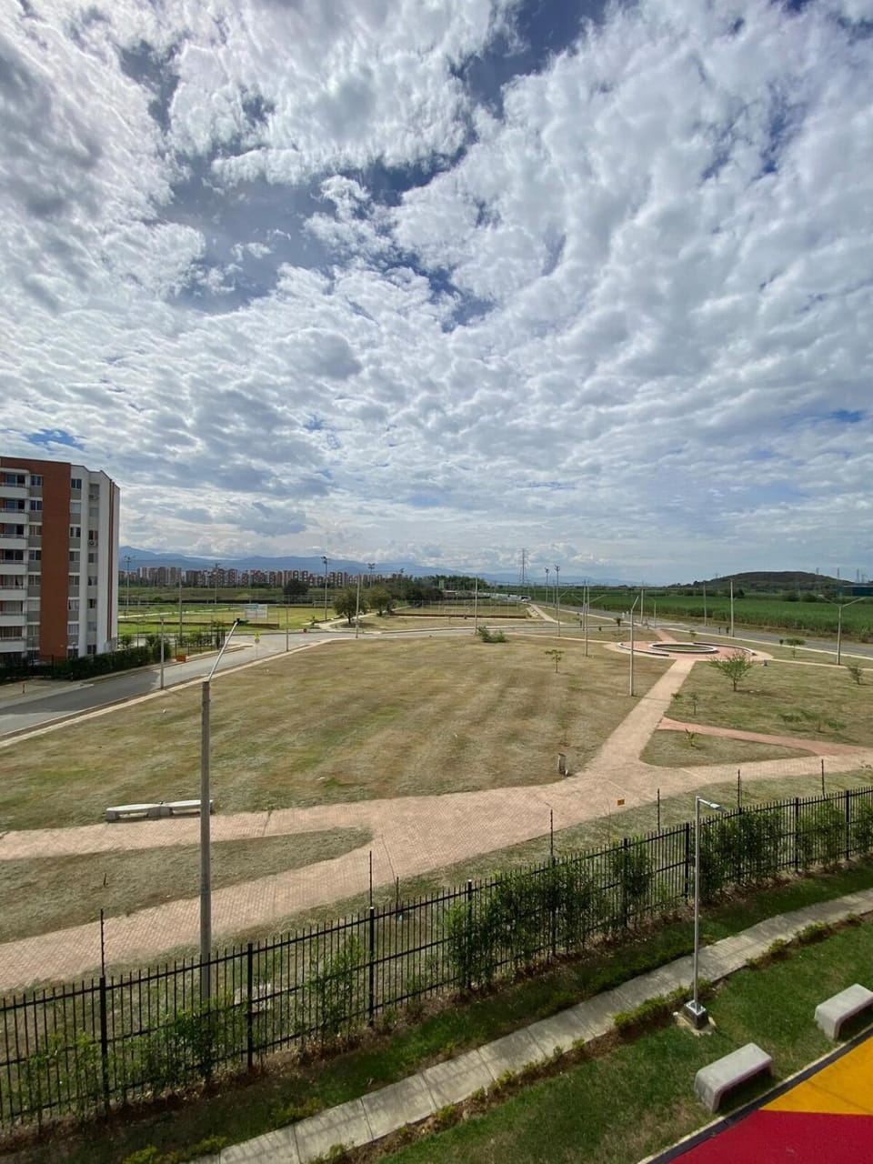 Modern apart with pool, 2bedrooms, AC and security Apartment in Cali