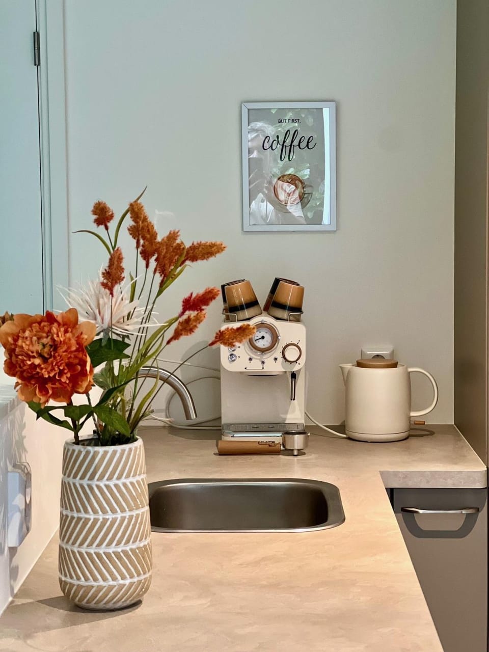 Coffee/tea facilities, Kitchen or kitchenette, kitchen