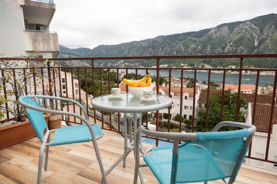 Bay View Apartment Apartment in Dobrota