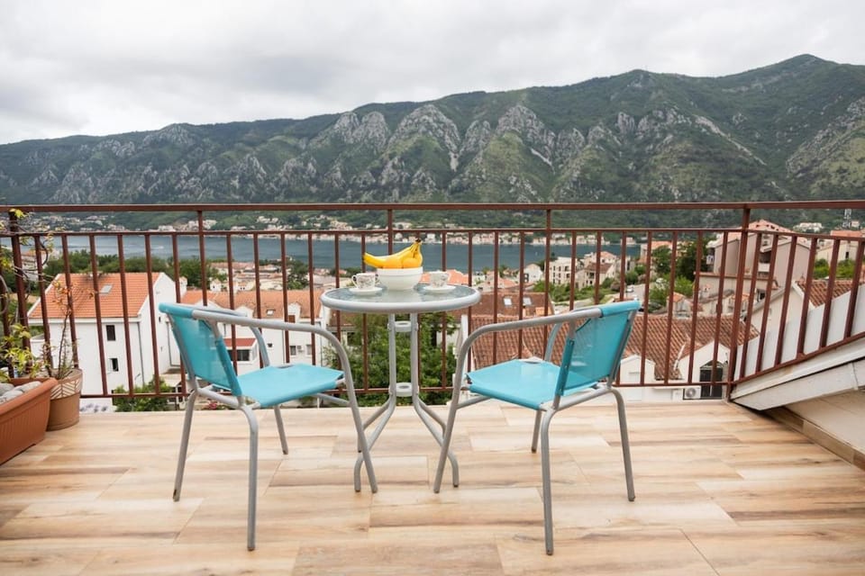 Bay View Apartment Apartment in Dobrota
