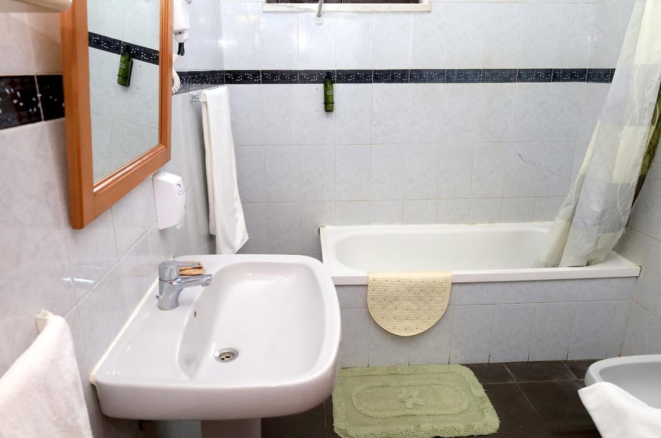 Residencial Braga Bed and Breakfast in Lisbon District