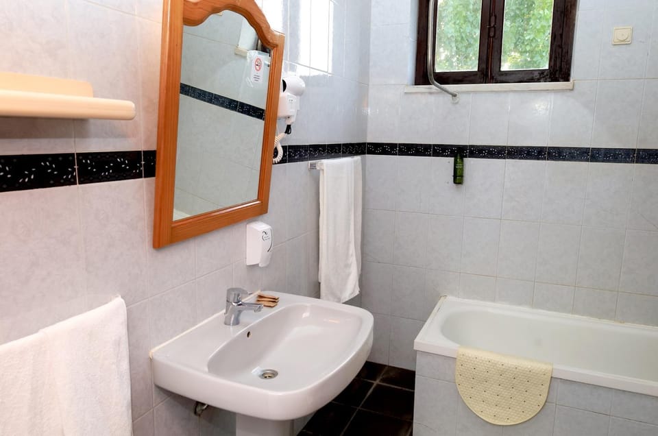 Residencial Braga Bed and Breakfast in Lisbon District