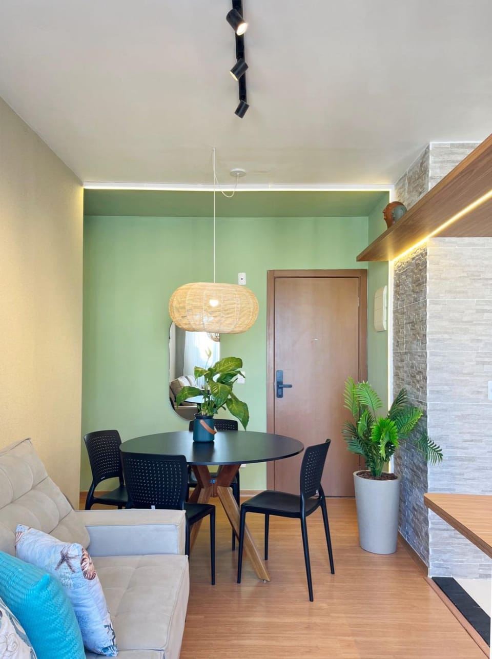 Communal lounge/ TV room, Living room, Dining area