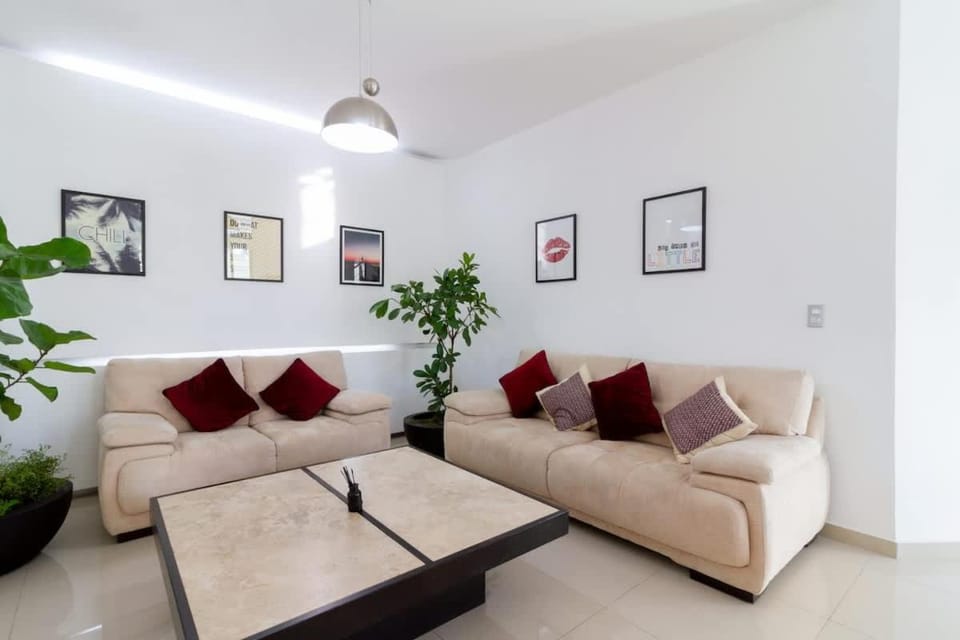 Residencia Galerias Family House in Zapopan