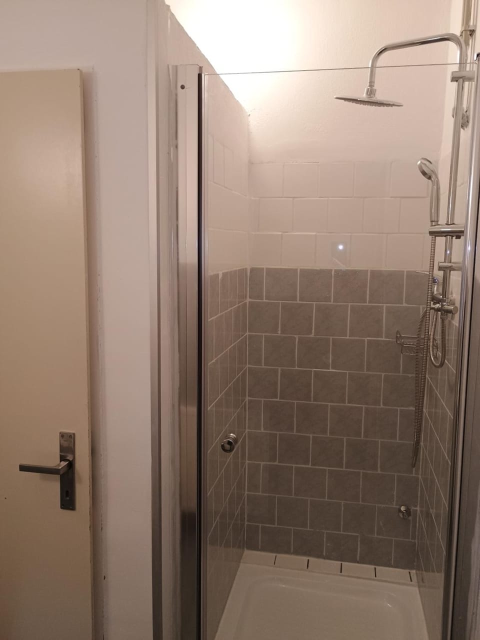 Shower, Toilet