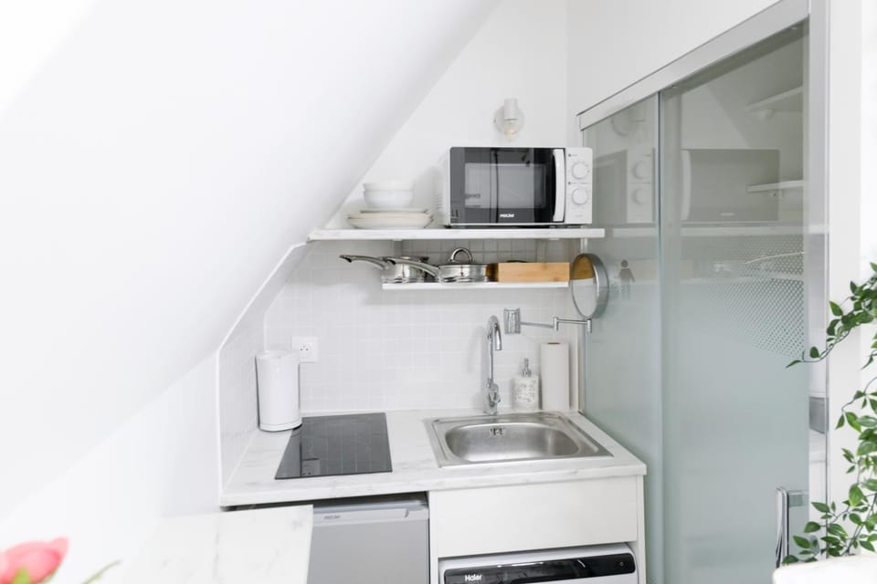 Kitchen or kitchenette, stove