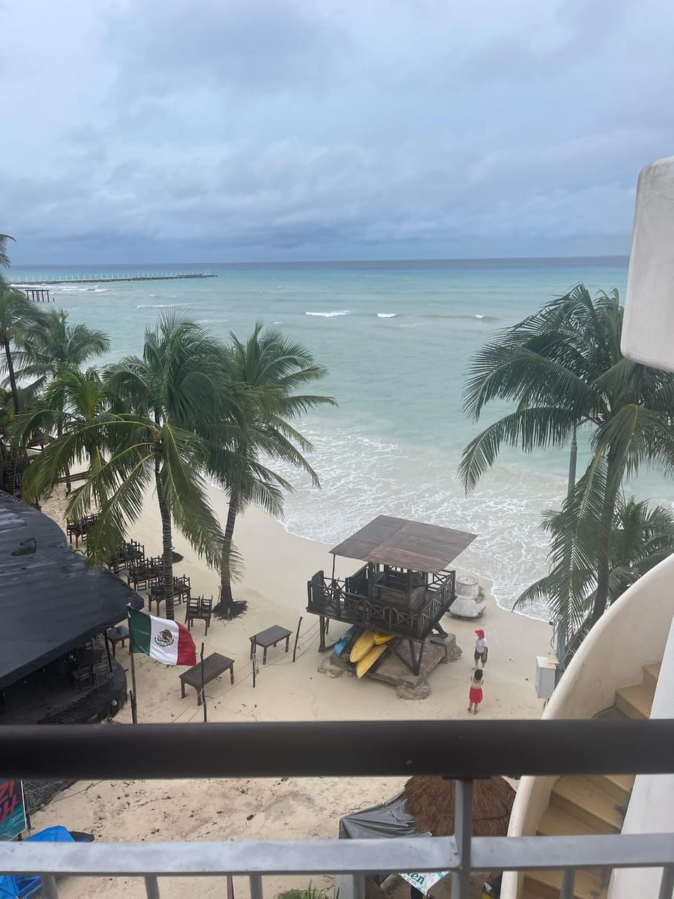 Restaurant/places to eat, Day, Beach, Evening entertainment