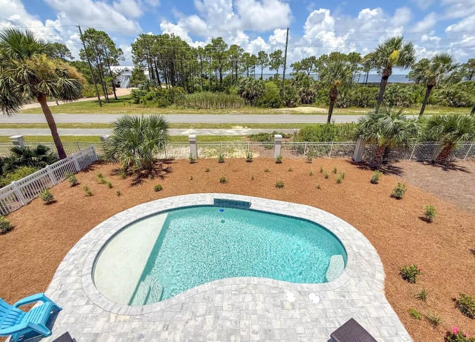 Sunset Paradise Gulf View Pool 4 KING Sunset Beach House in Saint George Island
