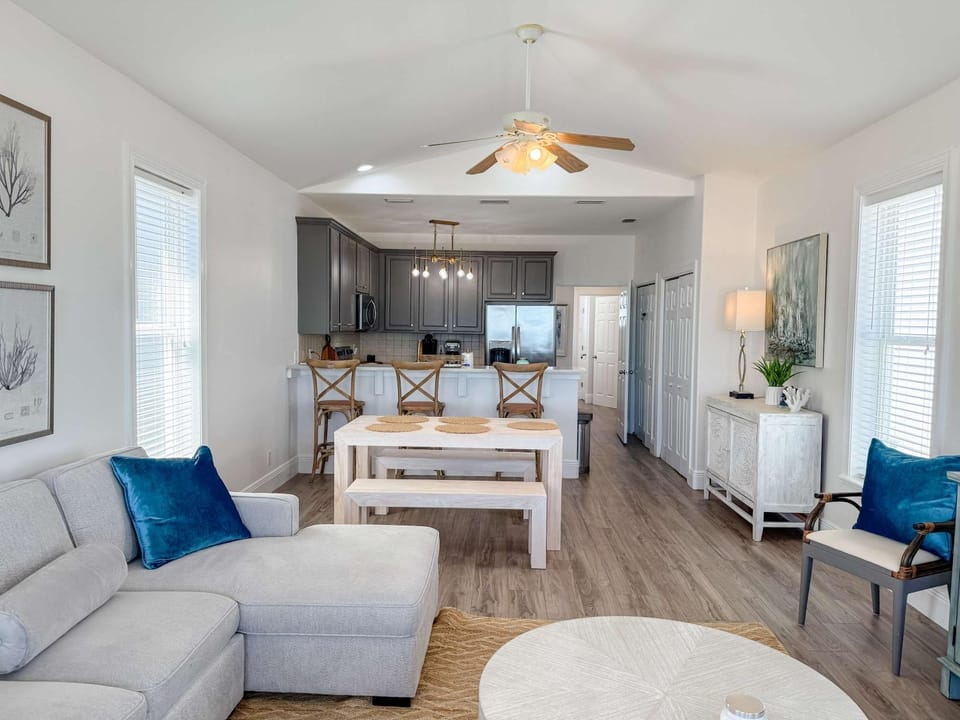 Gulf-Front Paradise 3BR Beach House Prime Location House in Saint George Island