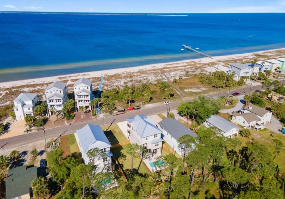 Joseph's Bay on Old 98 Elevator Private pool Beach House in Florida