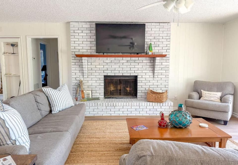 NEW- Canal Front 3 bedroom Boat dock & Launch House in Saint George Island