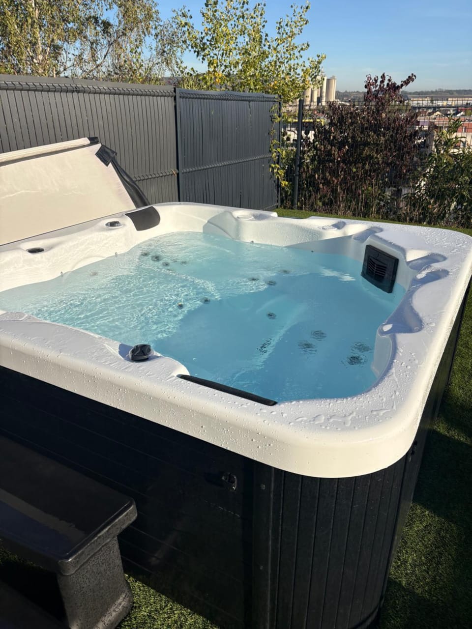 La Bulle Dorée Maison d'exception 8 personnes Jacuzzi privé cœur du centre touristique Amnéville face Snowworld 1 min zoo Villa in Grand Est