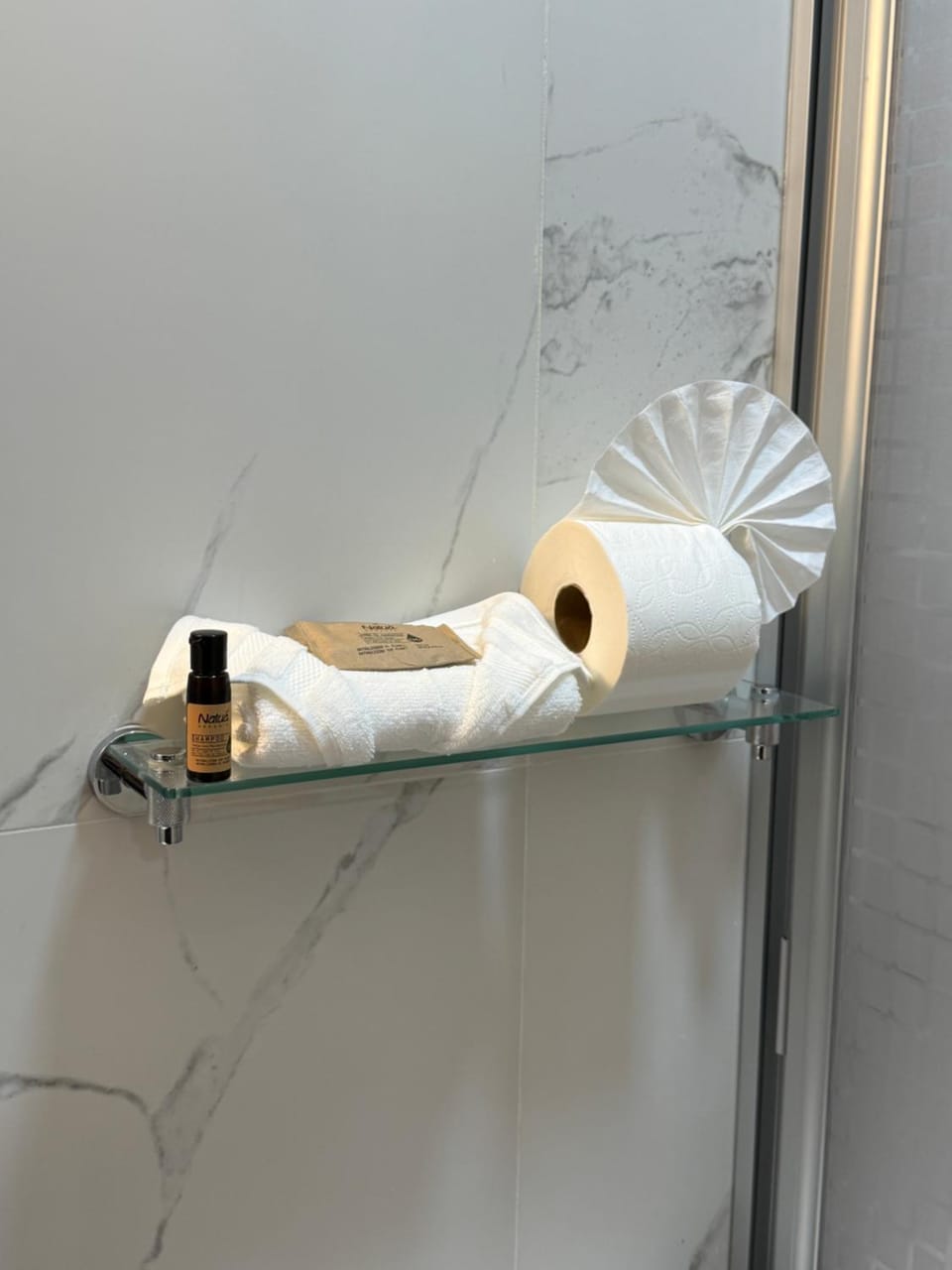 Bathroom, towels