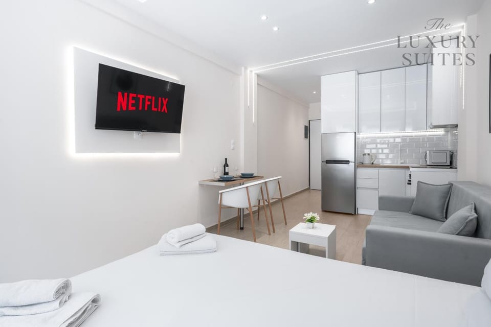 TV and multimedia, Kitchen or kitchenette, Dining area