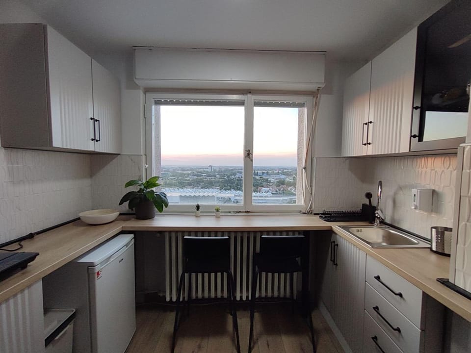 Kitchen or kitchenette, Dining area, Sunset, stove