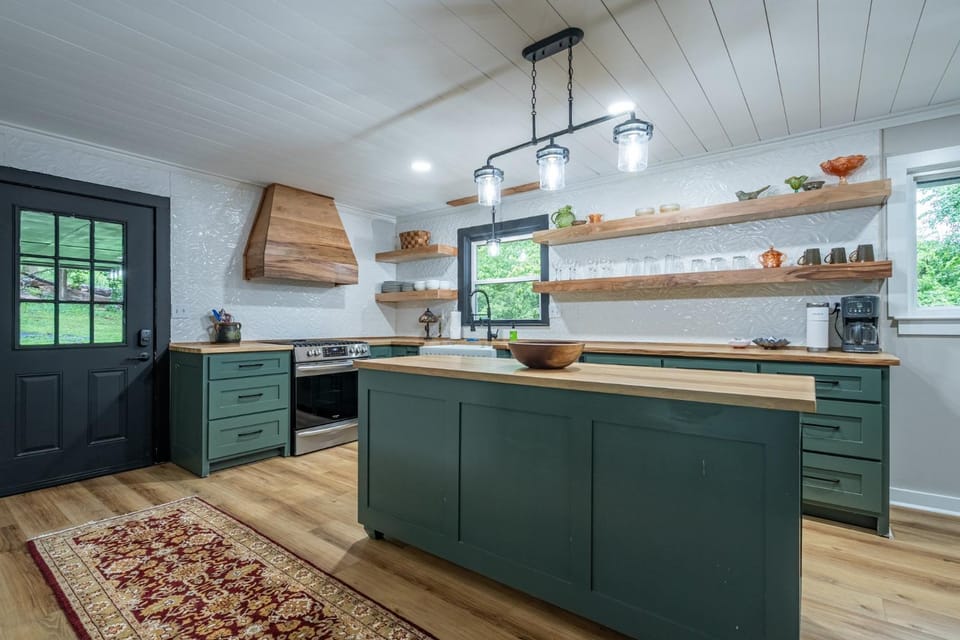 Comfort & Space in Prime Cartersville Spot House in Cartersville