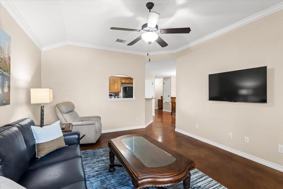 Chic 3BR Home in a Top-Rated Location House in Temple