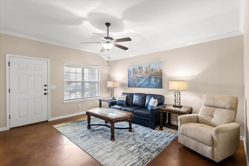 Chic 3BR Home in a Top-Rated Location House in Temple