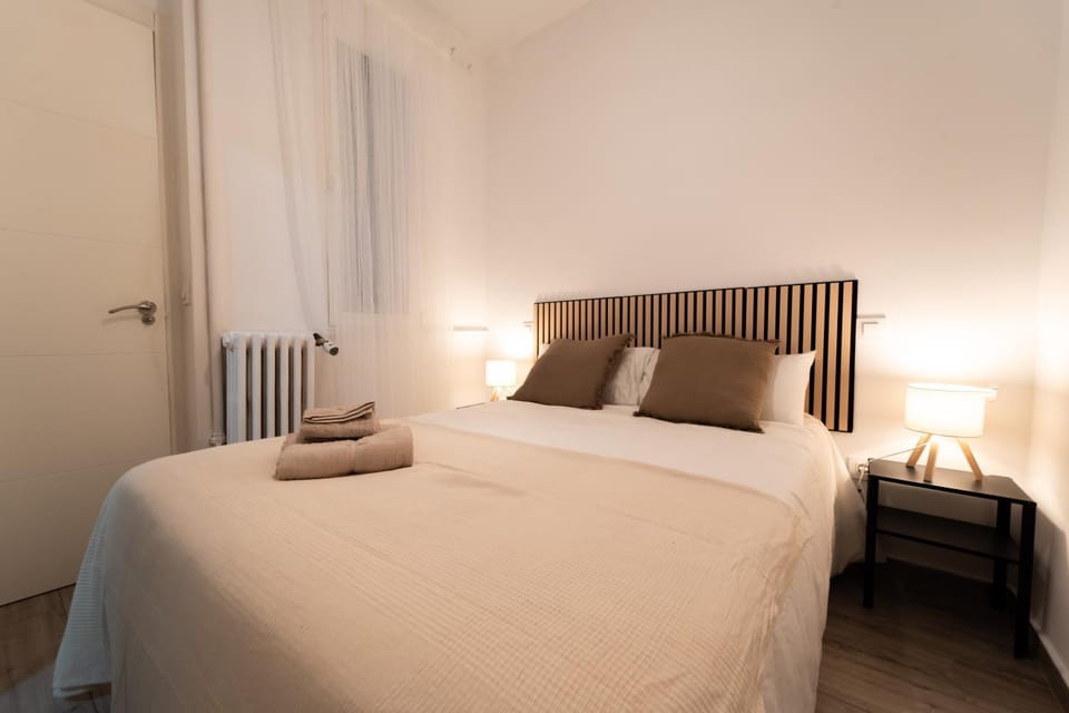 Bed, Photo of the whole room
