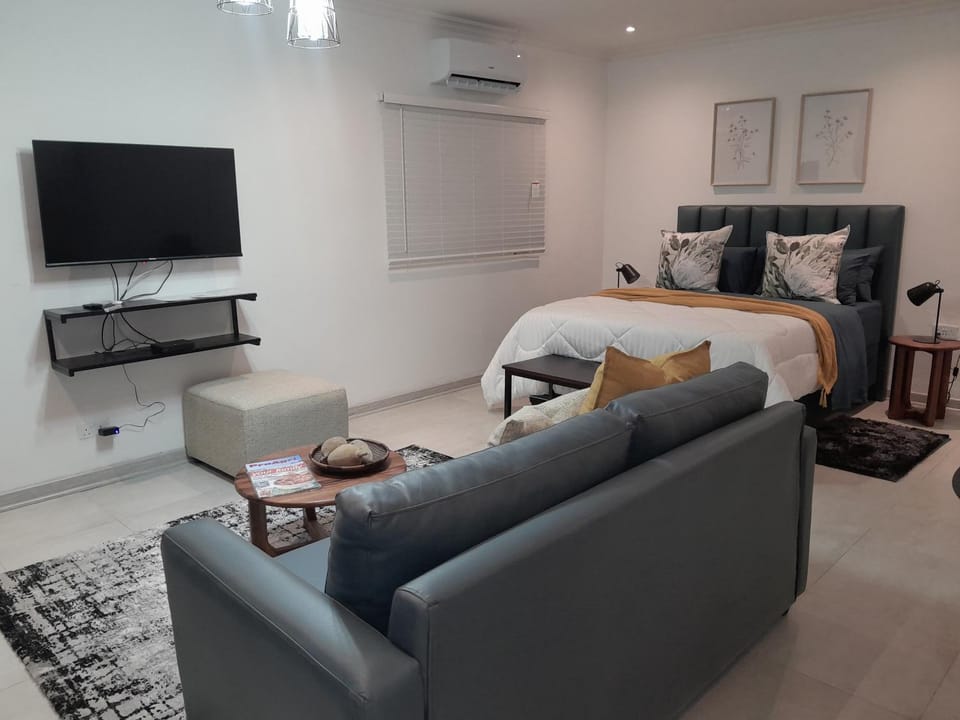 Communal lounge/ TV room, Evening entertainment