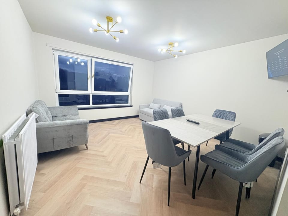 Living room, Seating area, Dining area