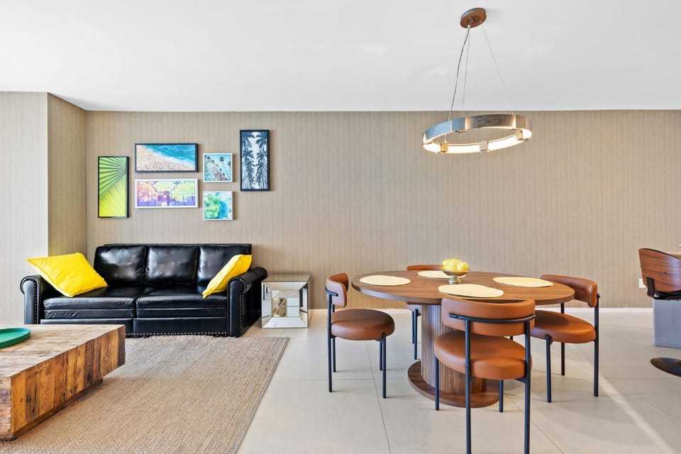 Oceanfront Luxe Apt 24th Floor Apartment in Hollywood Beach