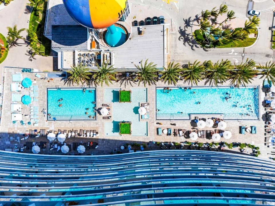 Oceanfront Luxe Apt 24th Floor Apartment in Hollywood Beach