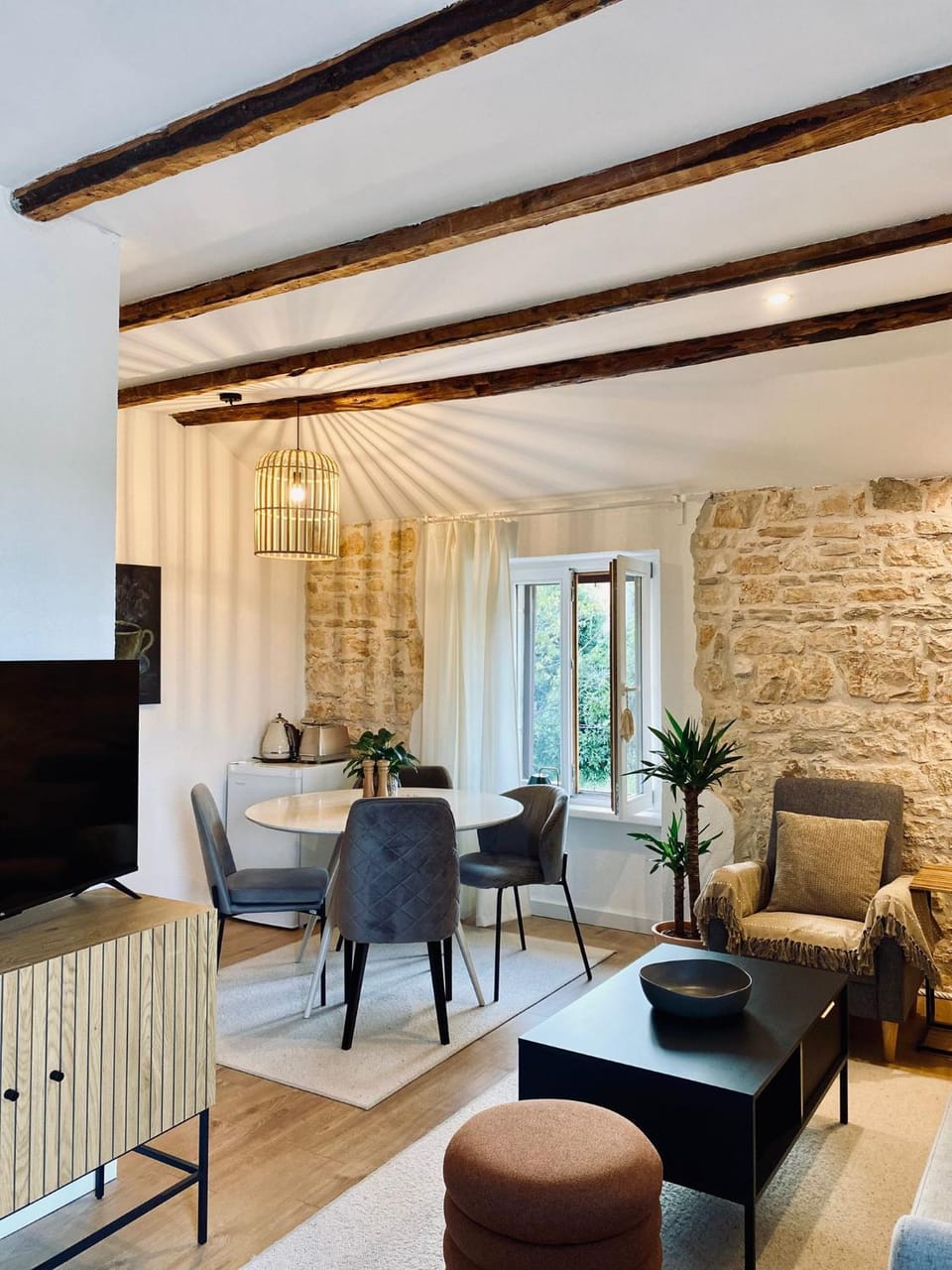 Living room, Seating area