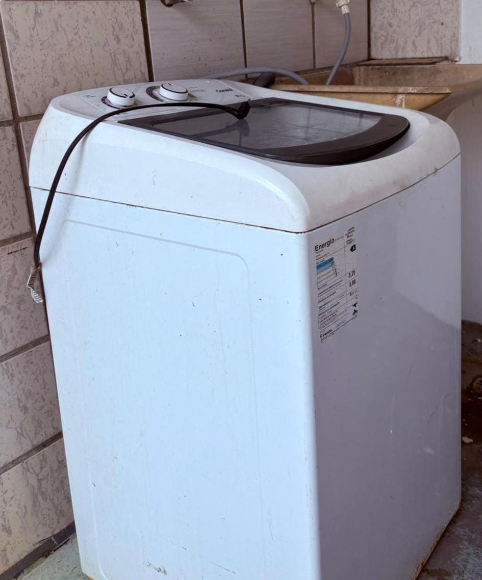 Casa de fundo de 2 quartos para 8 solteiros ou 10 se 2 na cama de casal House in Valinhos