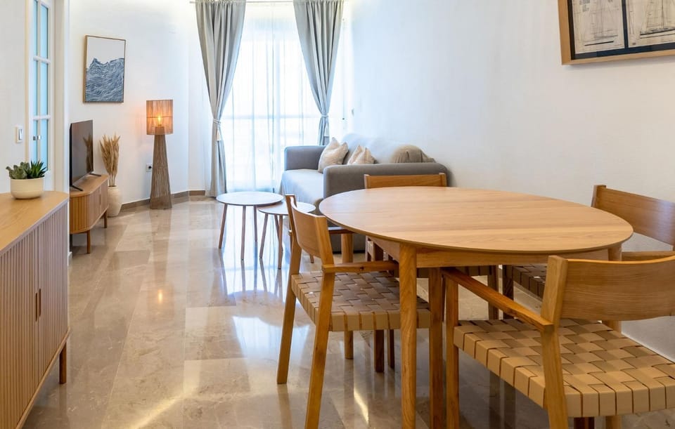 Living room, Seating area, Dining area