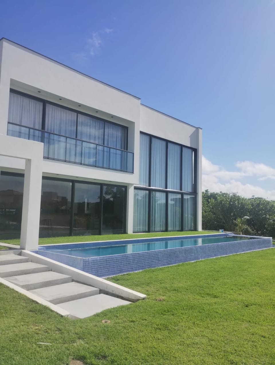 Property building, Day, Garden, Pool view, Swimming pool