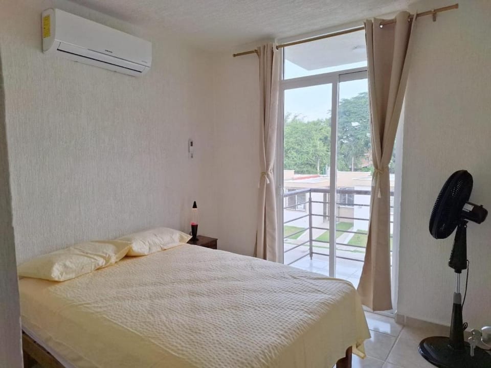 Bed, Photo of the whole room, Bedroom, air conditioner