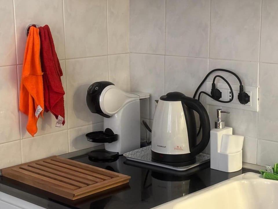 Coffee/tea facilities, Kitchen or kitchenette, Breakfast