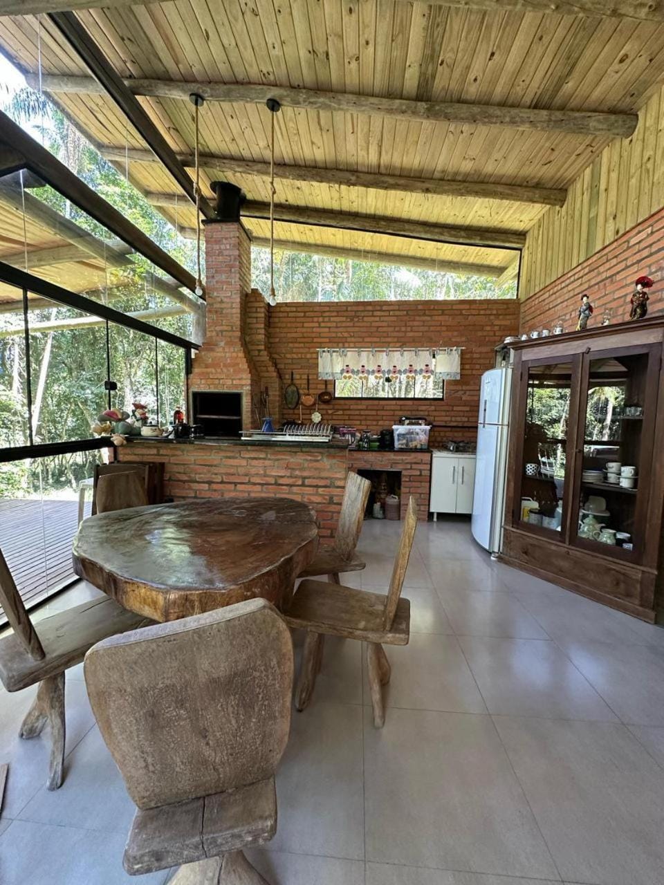 Dining area, oven, stove