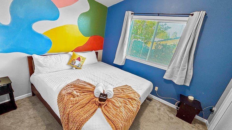 Bed, Photo of the whole room, Bedroom