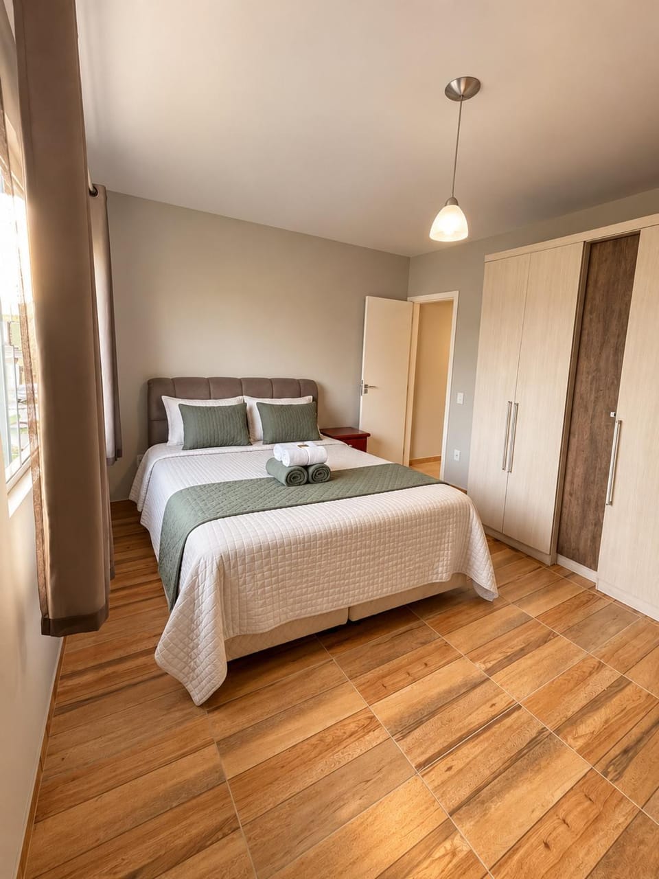 Bed, Photo of the whole room, Bedroom