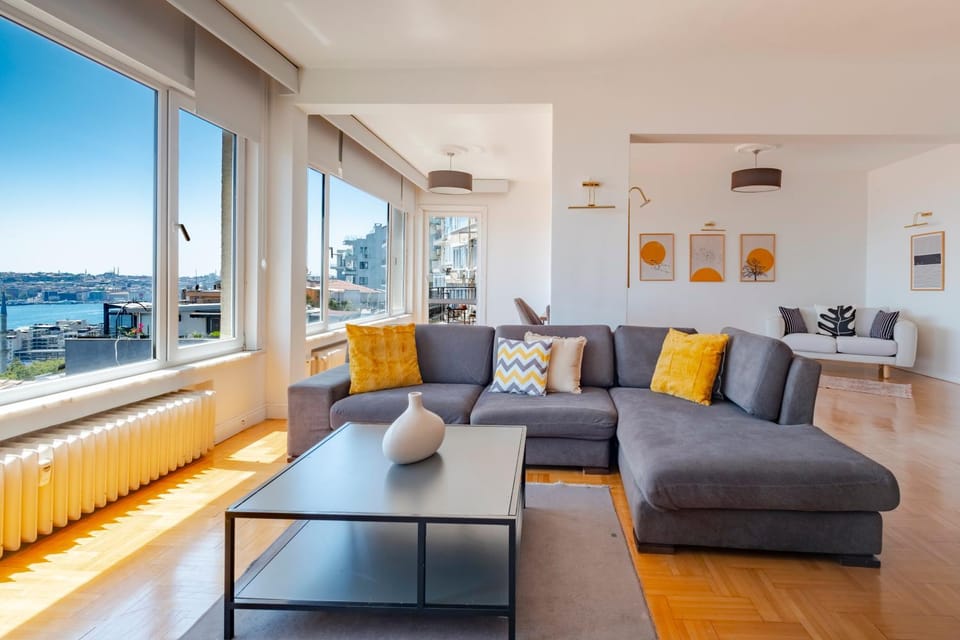 Living room, Seating area, Dining area