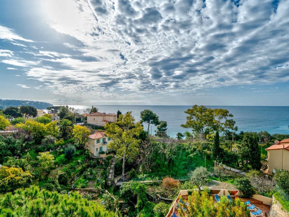 Studio pour 4 pers. avec Wi-Fi, vue mer superbe - FR-1-827-59 Apartment in Roquebrune-Cap-Martin
