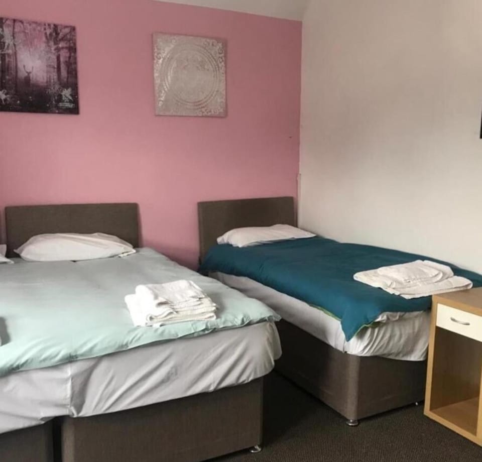 Stay Heathrow Hostel in Isleworth