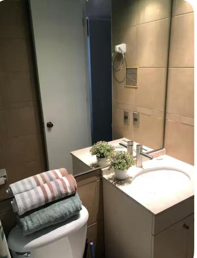 Bathroom, towels