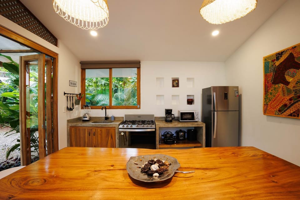 Kitchen or kitchenette, oven, stove