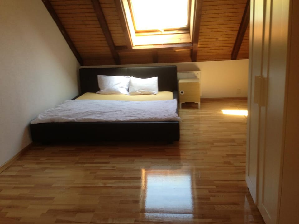 Multiple rooms near the station Bolligen Vacation rental in Canton of Bern (Region)