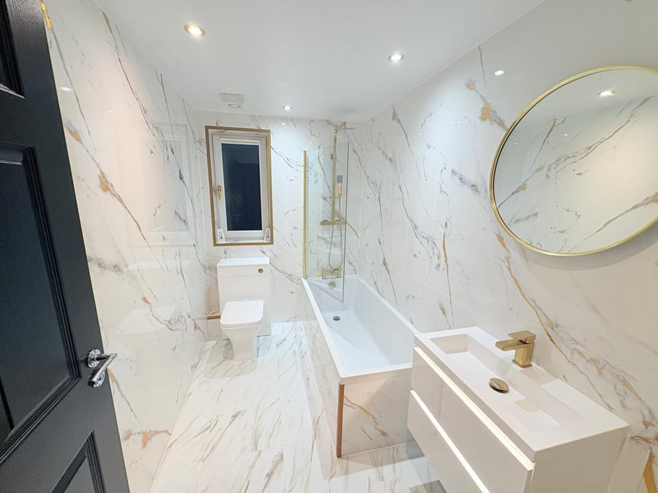 Shower, Toilet, Bathroom, Bath, towels